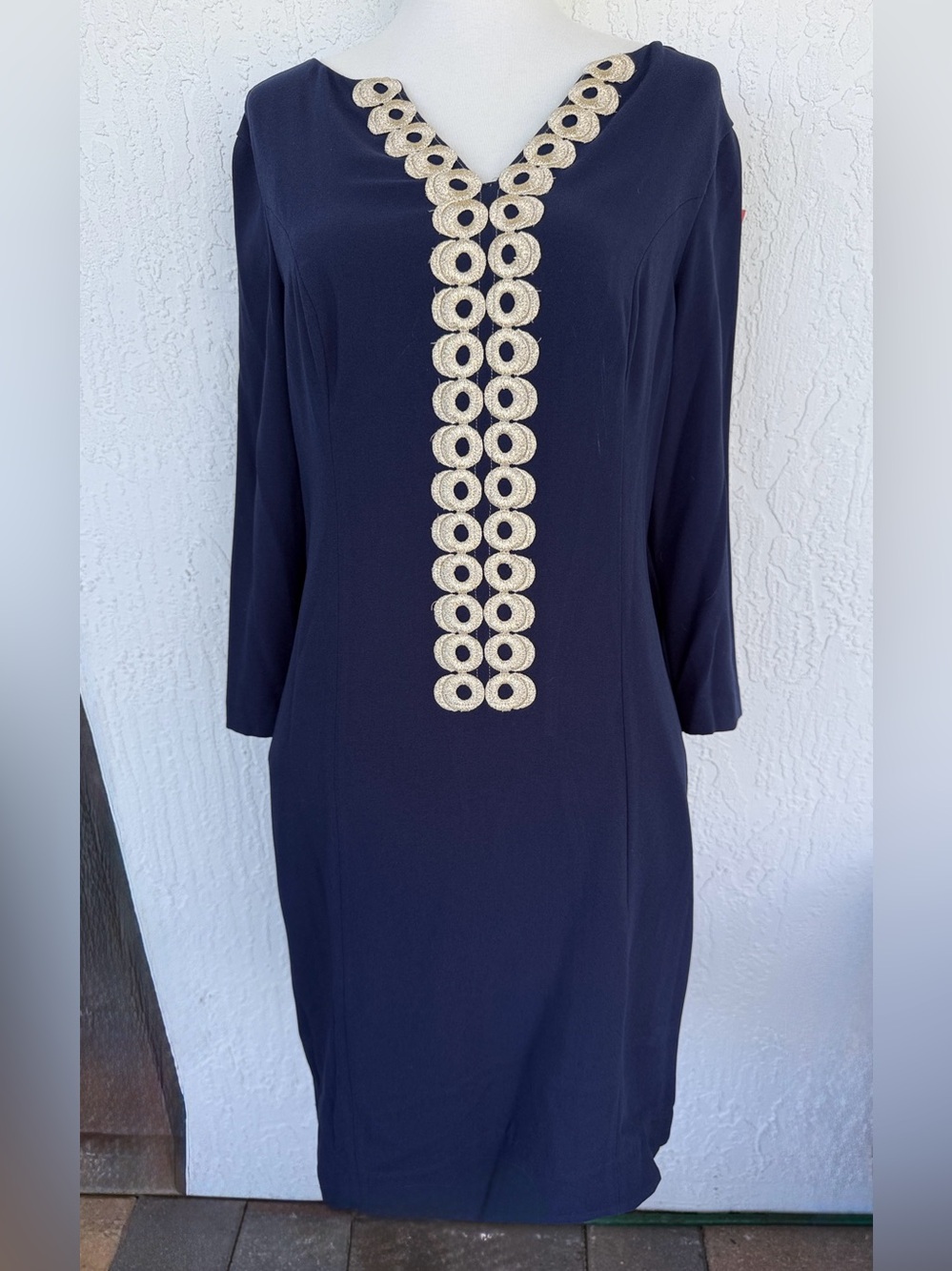 Lilly Pulitzer Gracelynn stretch navy blue with gold embroidery SZ 6